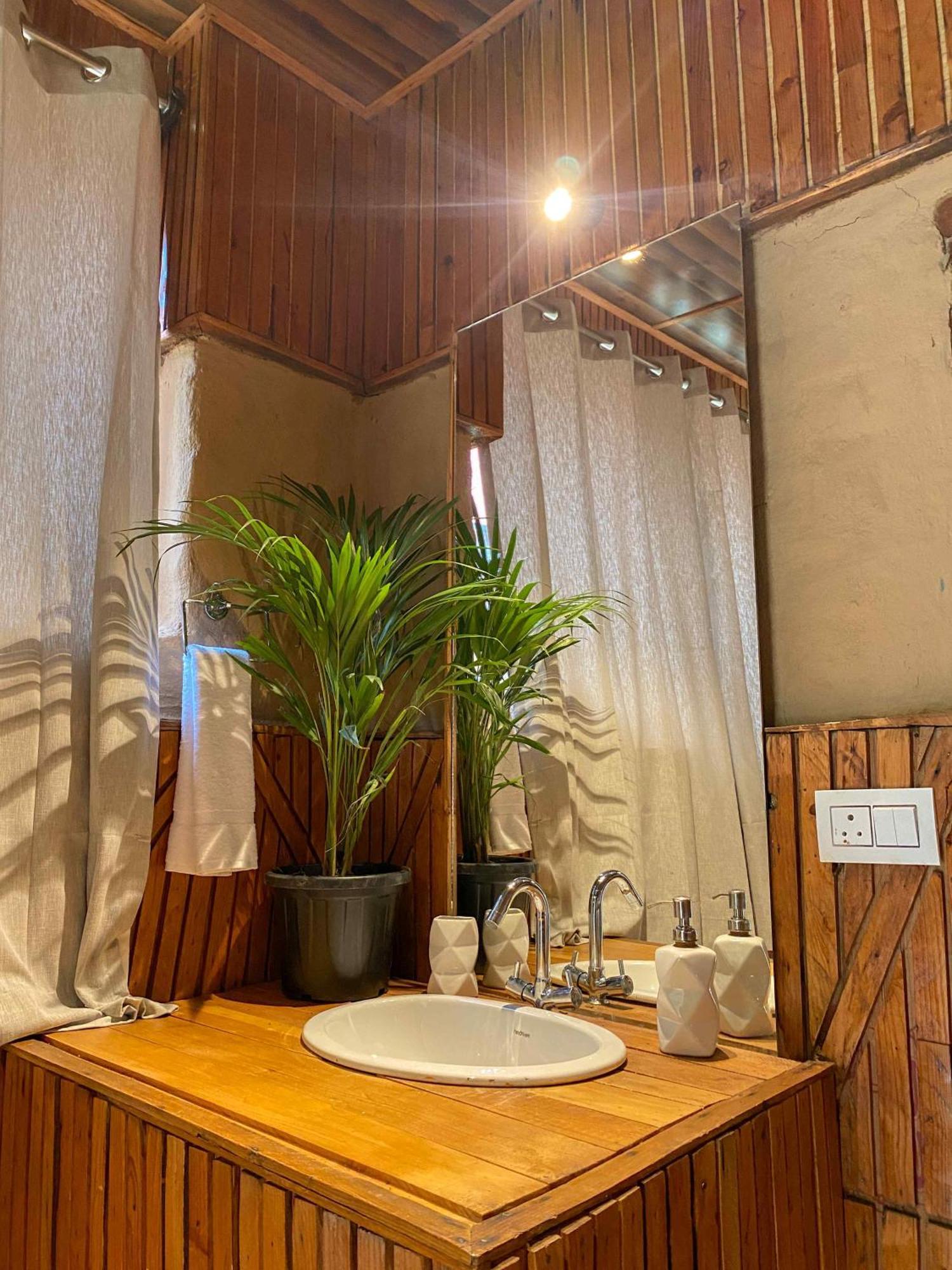 Whoopers Boutique Resort Jibhi Eksteriør bilde